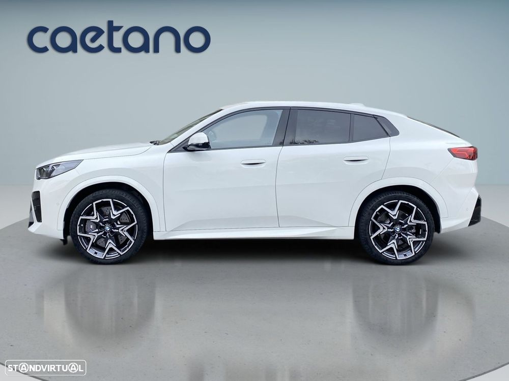 BMW iX2 eDrive20 Pack Desportivo M Pro - 25