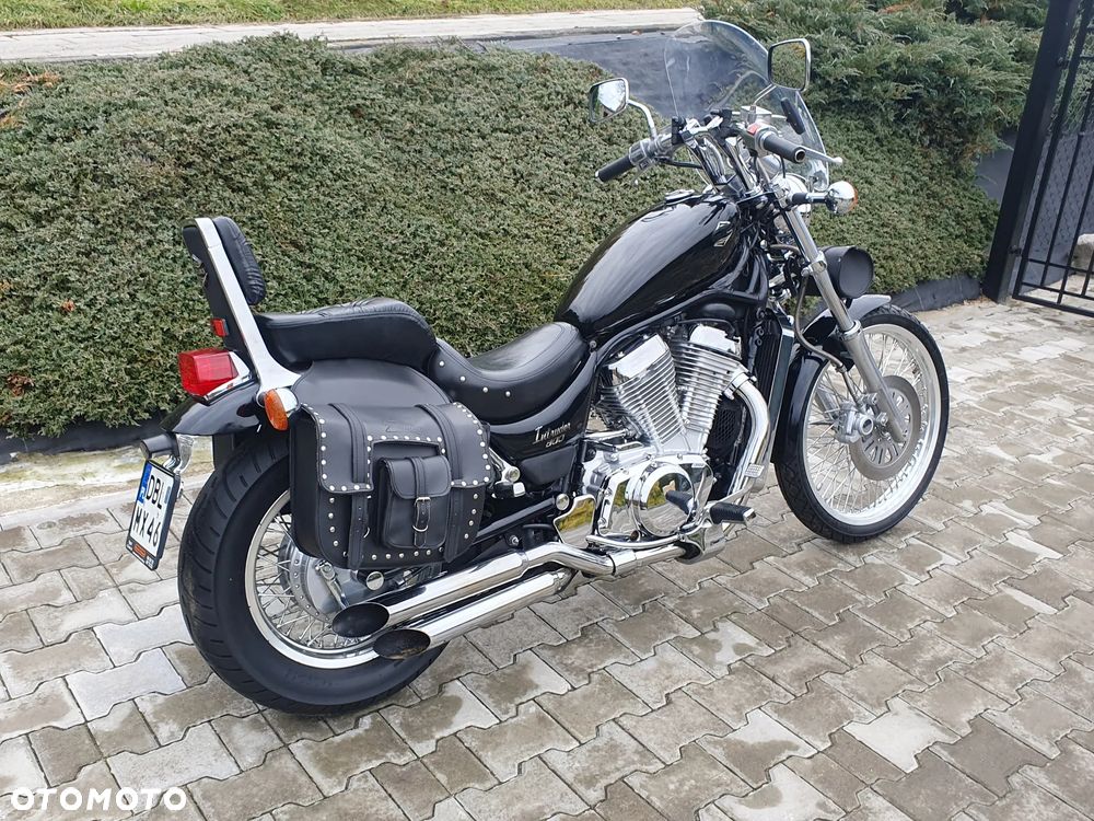 Suzuki Intruder - 3