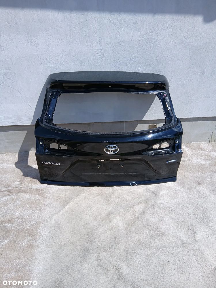 TYLNA KLAPA TOYOTA COROLLA CROSS - 1