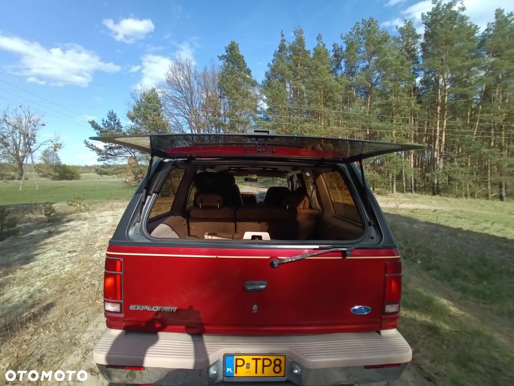 Ford Explorer Standard - 29