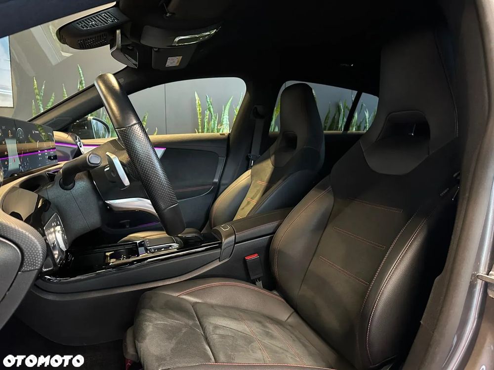 Mercedes-Benz CLA 200 AMG Line 7G-DCT - 9