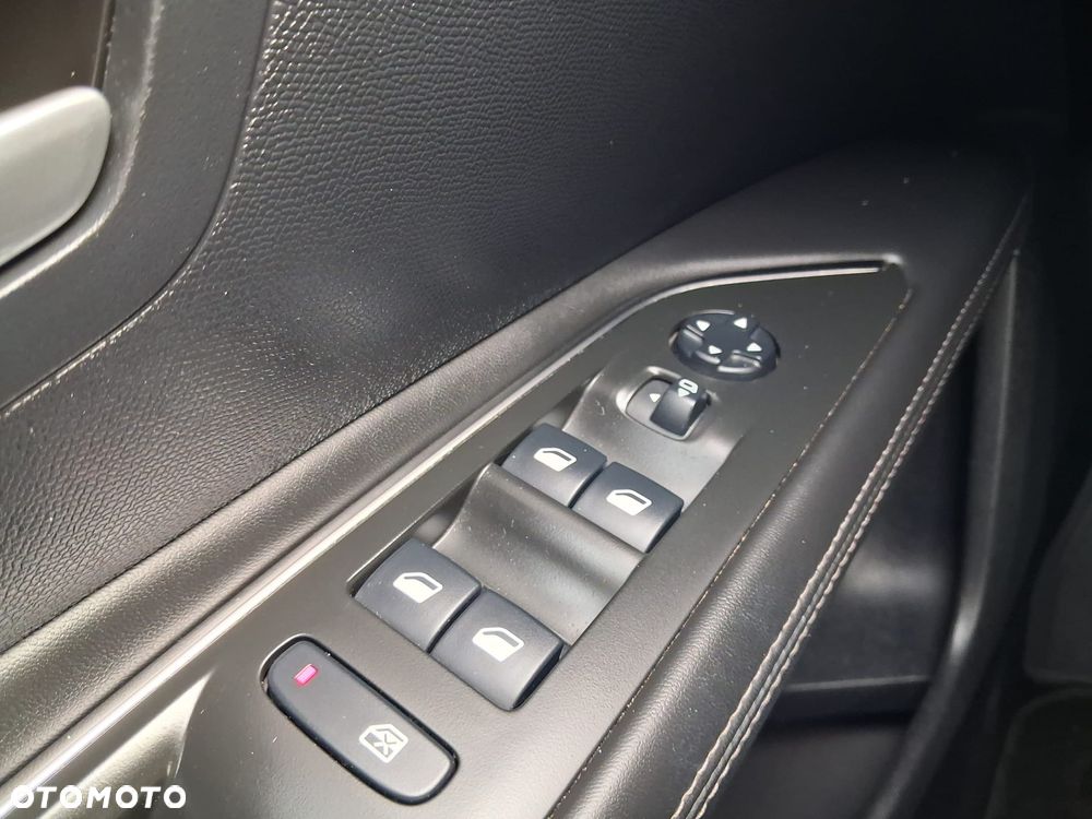 Peugeot 3008 PureTech 130 Stop & Start GPF Allure Business-Paket - 16