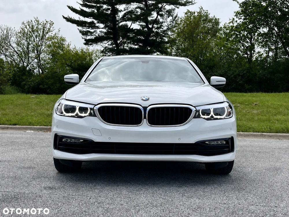 BMW Seria 5 530i xDrive Sport Line - 2