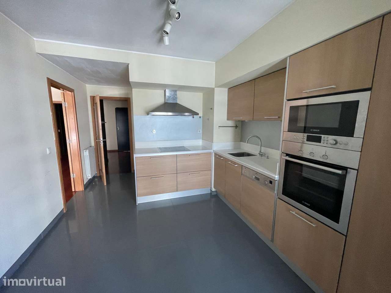 Apartment/Flat/Residential em Porto, Porto REF:3161 - Grande imagem: 5/14