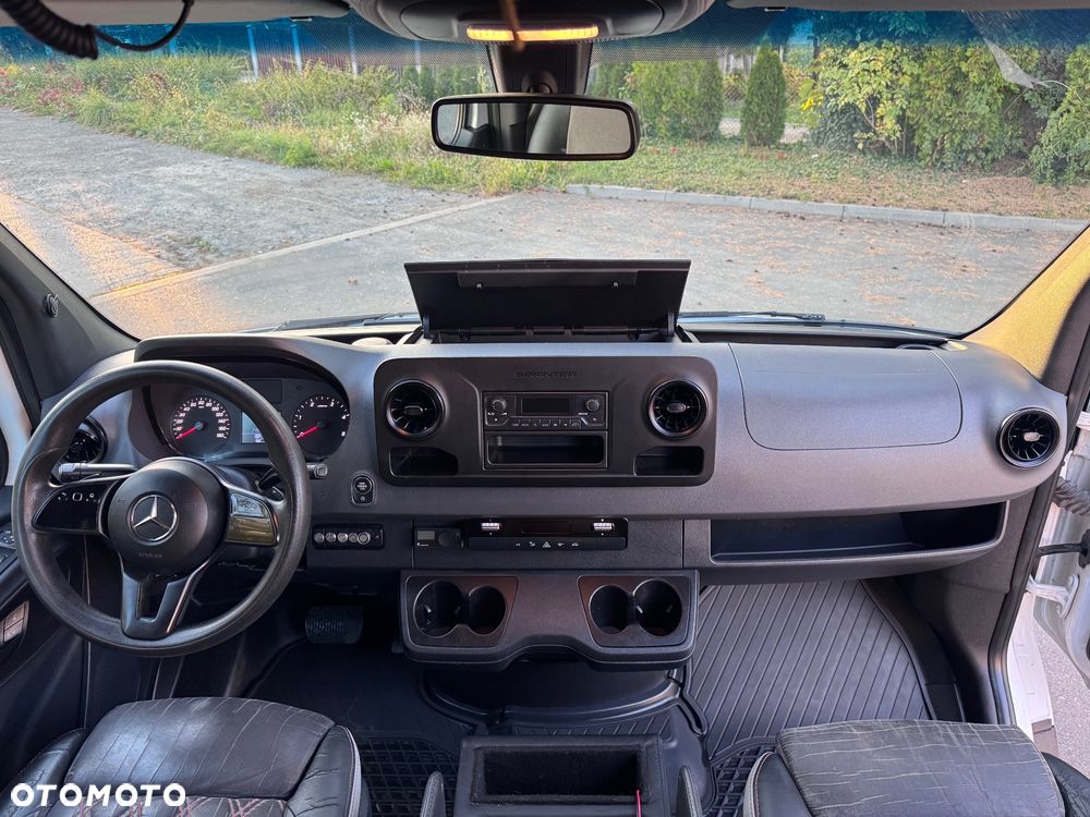 Mercedes-Benz Sprinter - 17