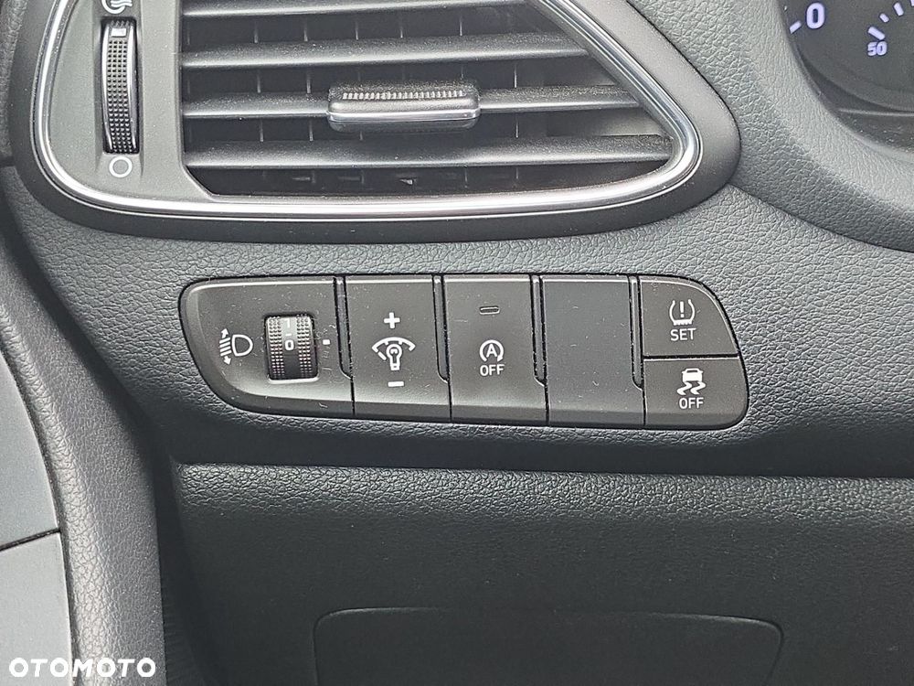 Hyundai i30 1.5 DPI Comfort - 11