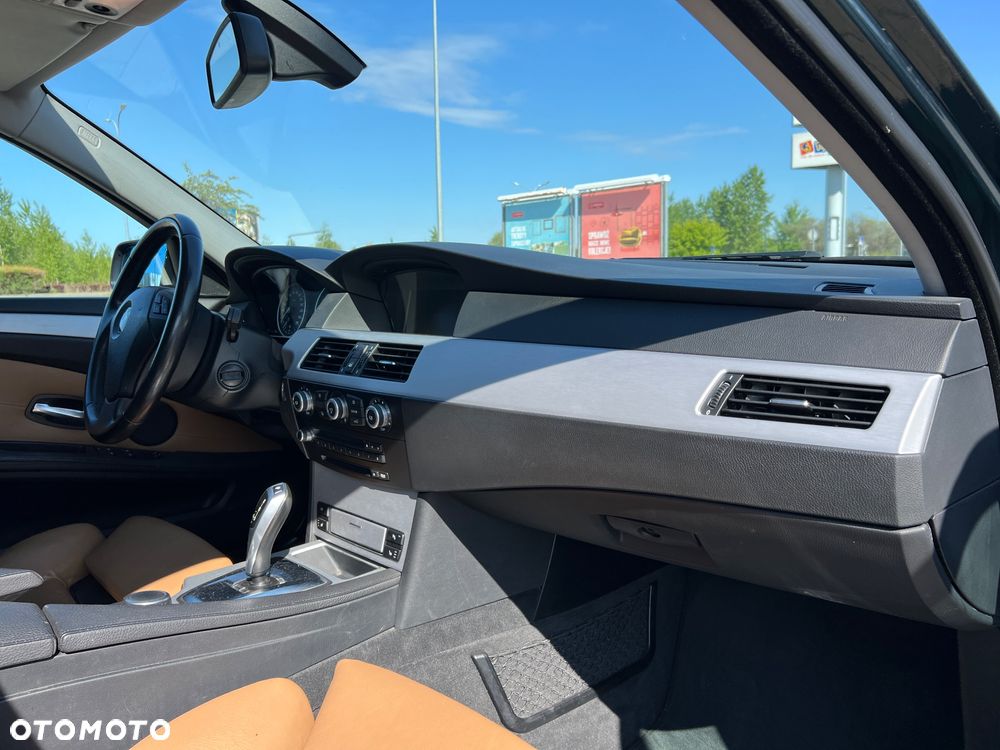BMW Seria 5 525i xDrive Touring - 19