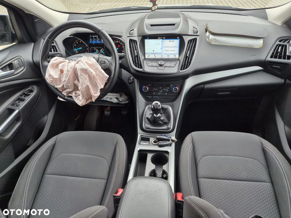 Ford Kuga 1.5 EcoBoost 2x4 Titanium - 12