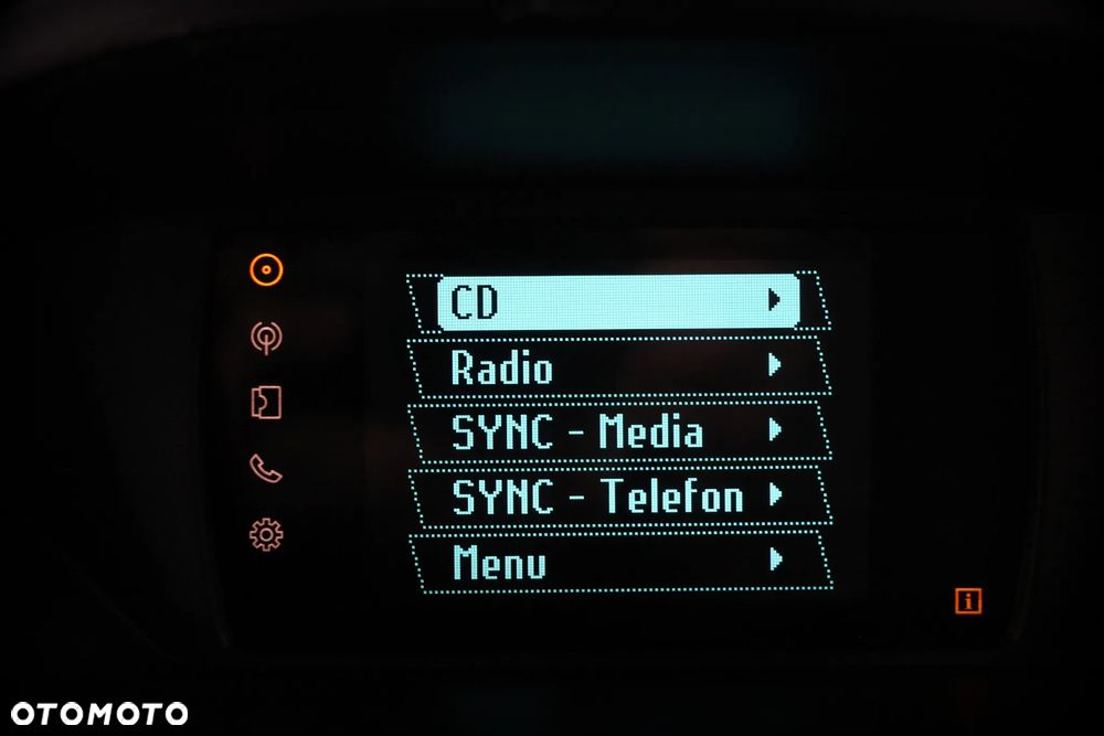 Ford Tourneo Courier 1.5 TDCi Titanium - 23