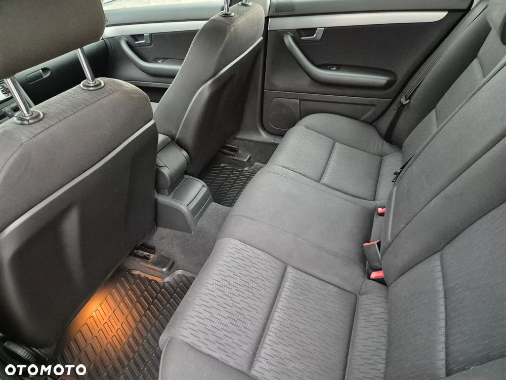 Audi A4 Limousine 1.8 T quattro - 18