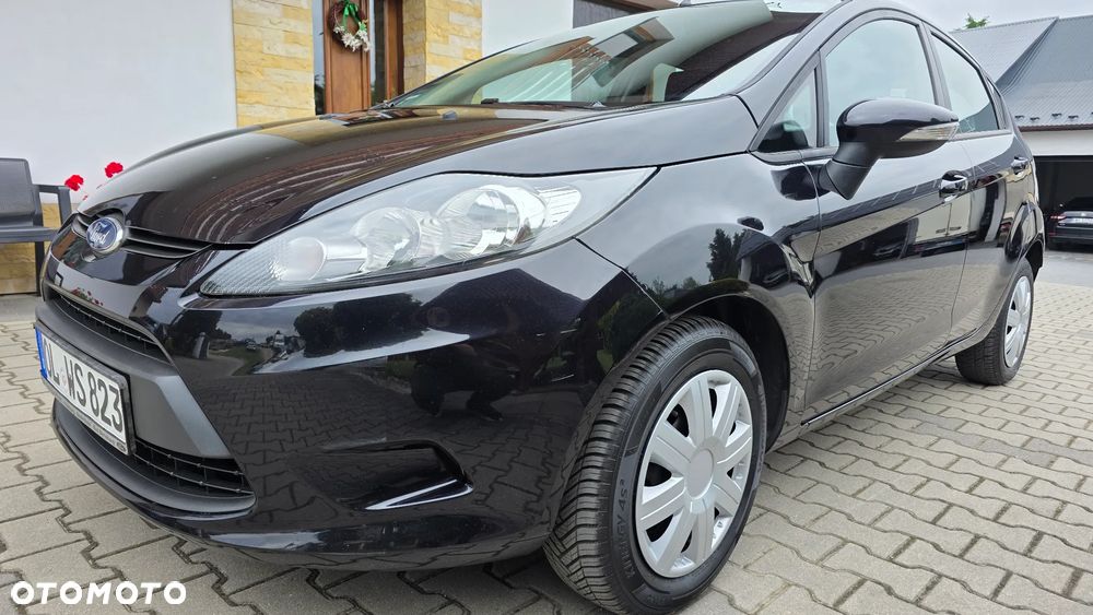Ford Fiesta 1.25 Celebration - 11