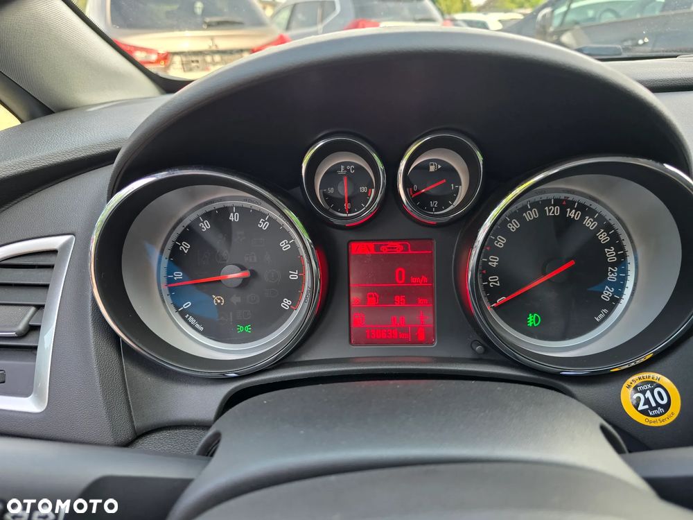 Opel Astra 1.4 Turbo Style - 29
