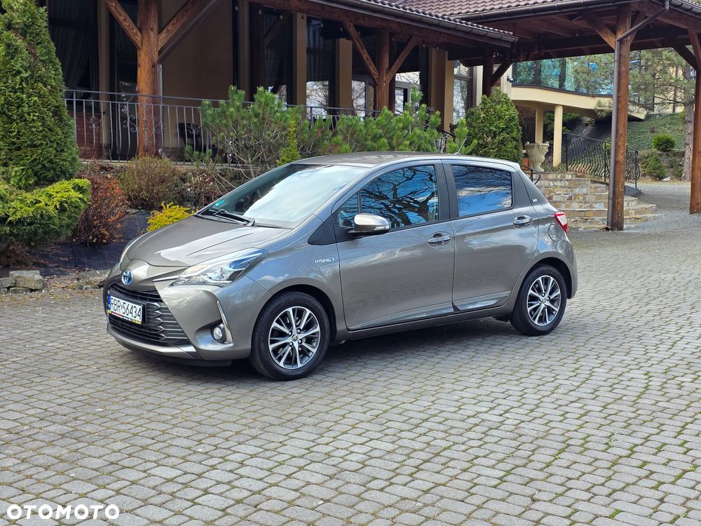 Toyota Yaris Hybrid 100 Premium - 33