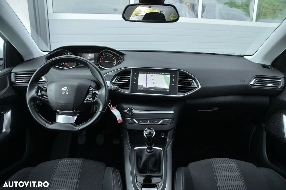 Peugeot 308 1.2 L PureTech Turbo S&S Allure Pack - 5