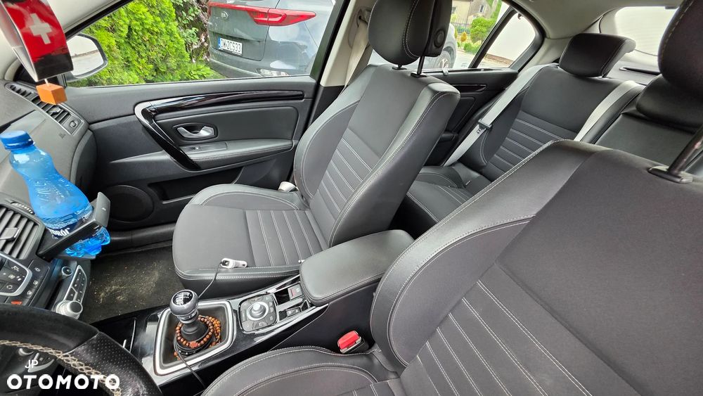 Renault Laguna dCi 110 FAP Bose Edition - 7