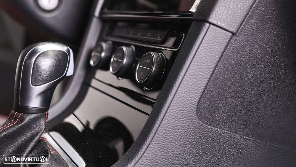 VW Golf GTI 2.0 TSI OPF DSG Performance - 39