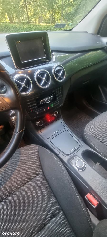 Mercedes-Benz Klasa B 180 (BlueEFFICIENCY) 7G-DCT - 8