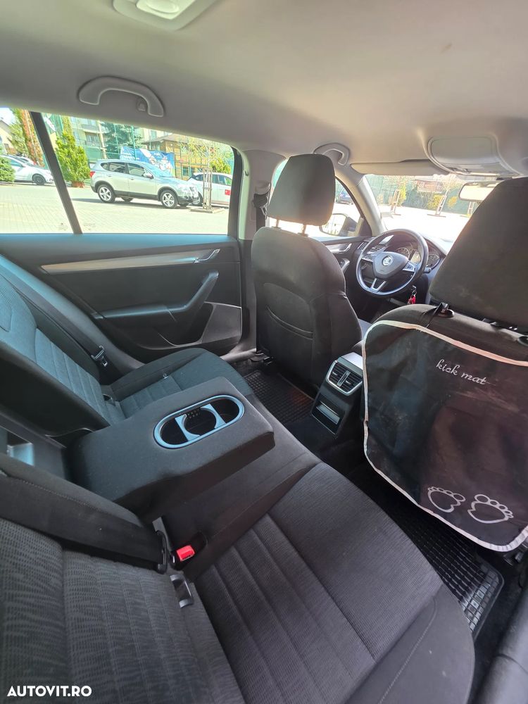 Skoda Octavia 2.0 TDI ELEGANCE DSG - 12