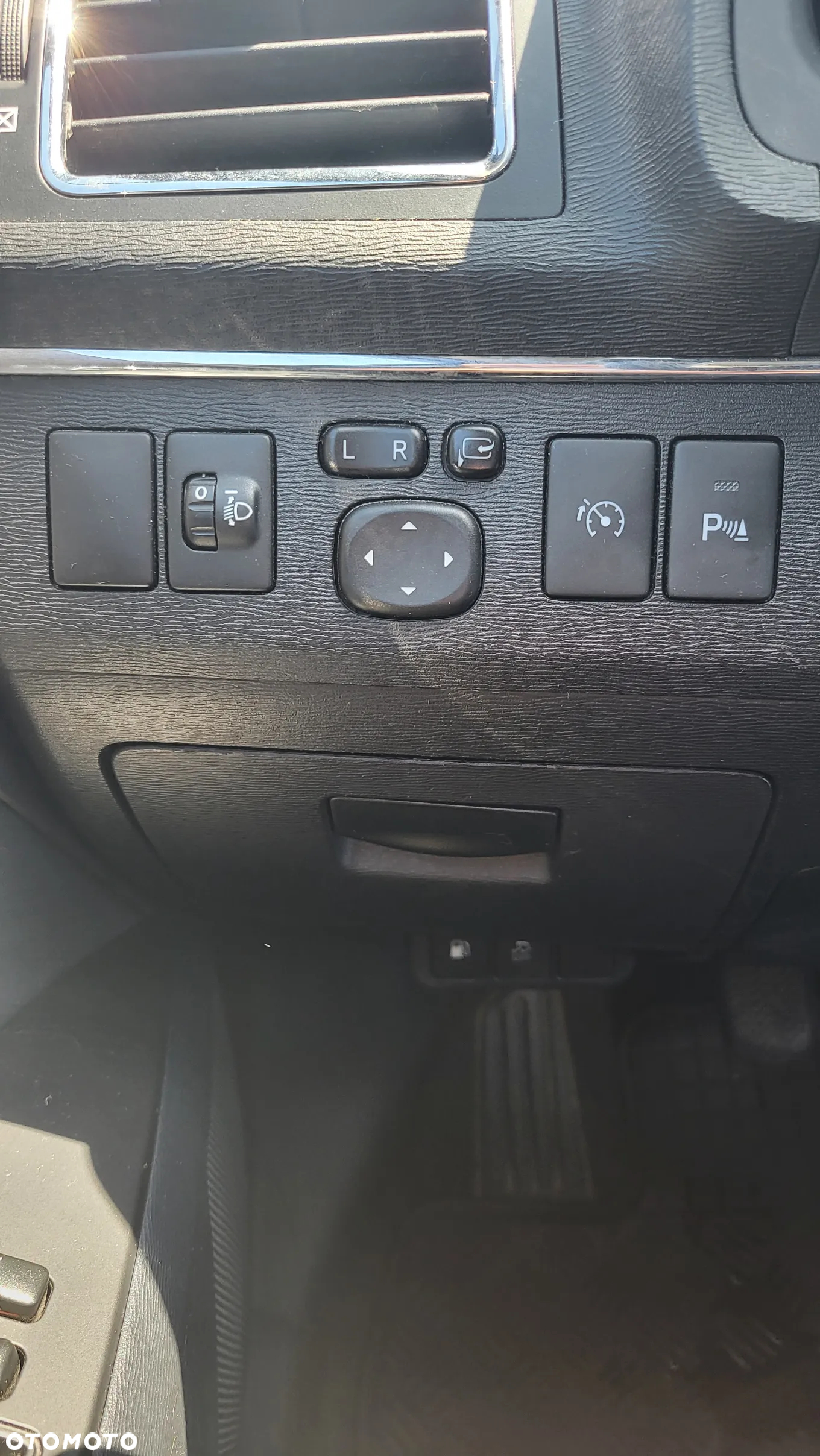 Toyota Avensis 2.0 D-4D Premium - 25