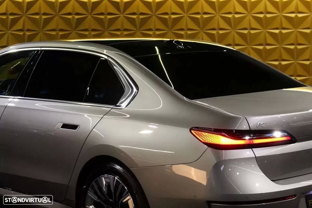 BMW i7 eDrive50 - 10