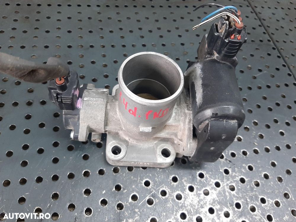 clapeta acceleratie 1.4d  toyota yaris p9 avensis 192300-2010 - 1