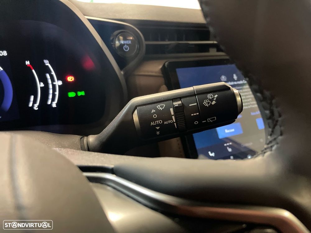 Lexus LBX Elegant - 23