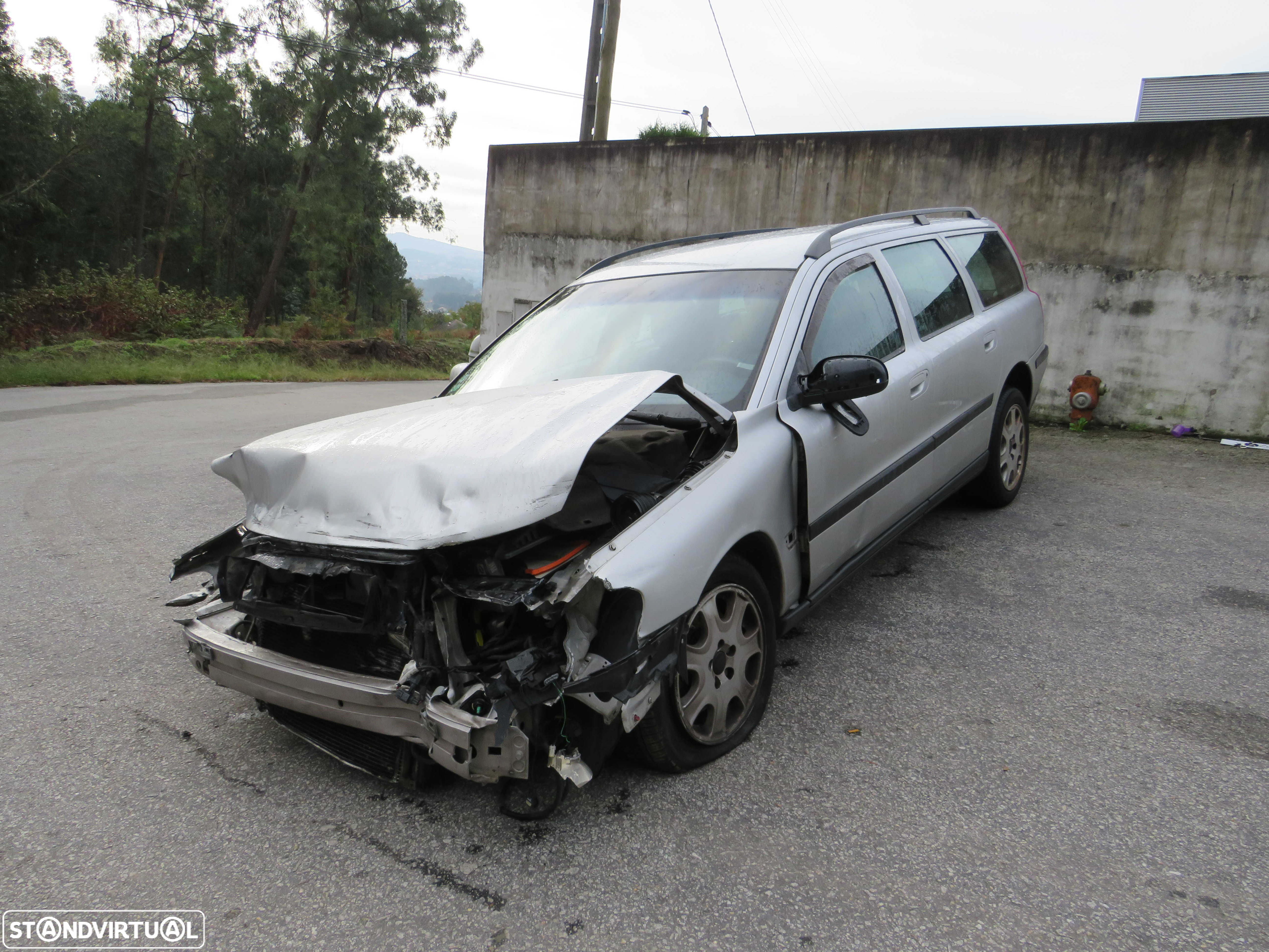 Volvo V70 II 2.0 T (180cv) de 2002 - Peças Usadas (8033) - 2