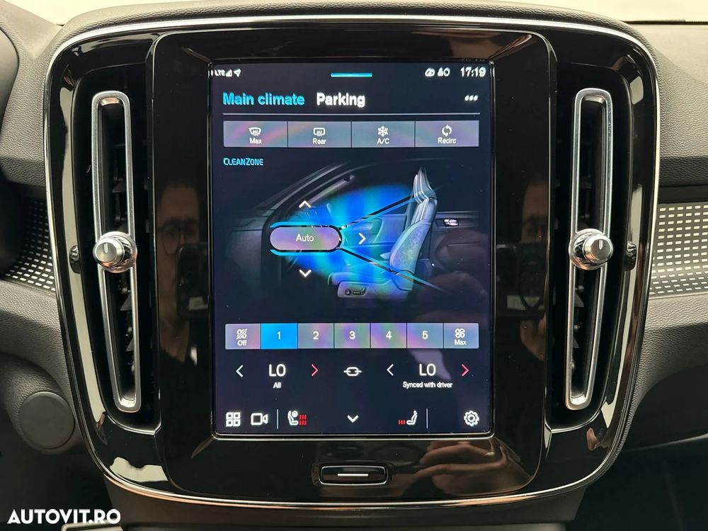 Volvo XC 40 Recharge Twin Motor AWD Plus - 11