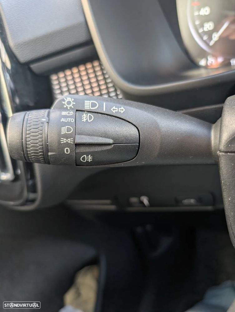 Volvo XC 40 1.5 T2 R-Design Geartronic - 23