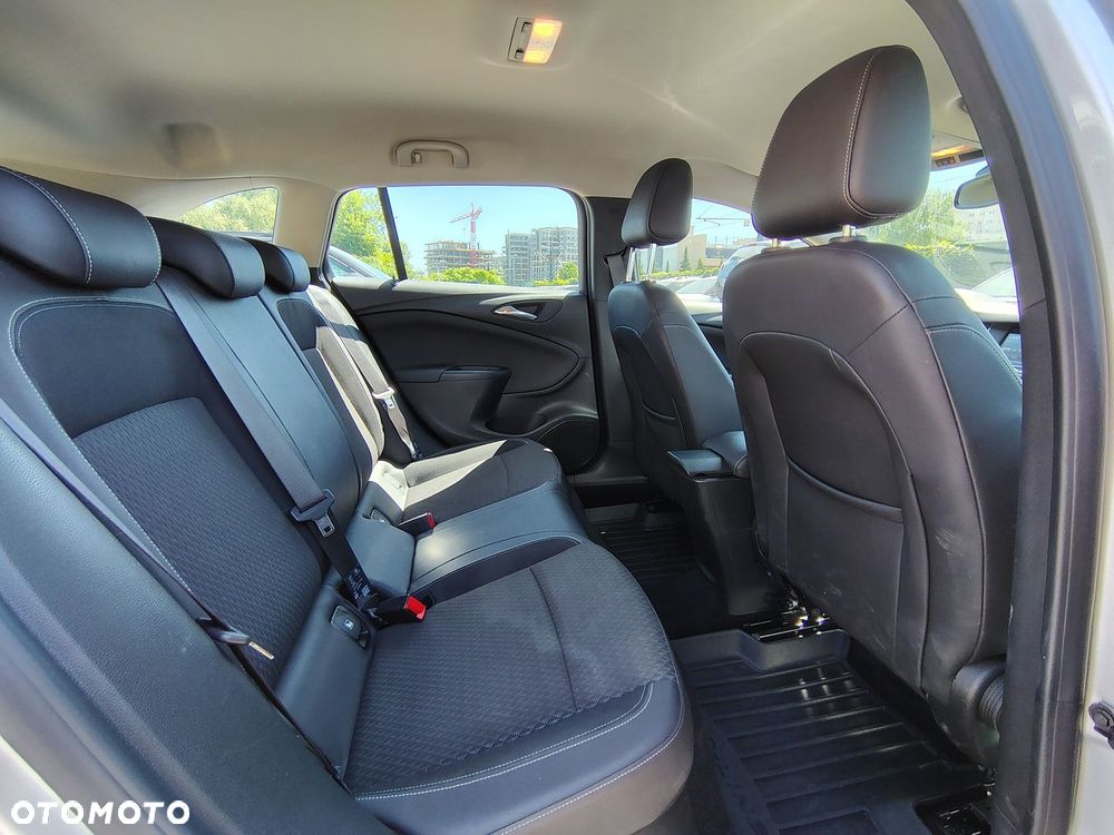 Opel Astra 1.4 T Elite S&S - 8