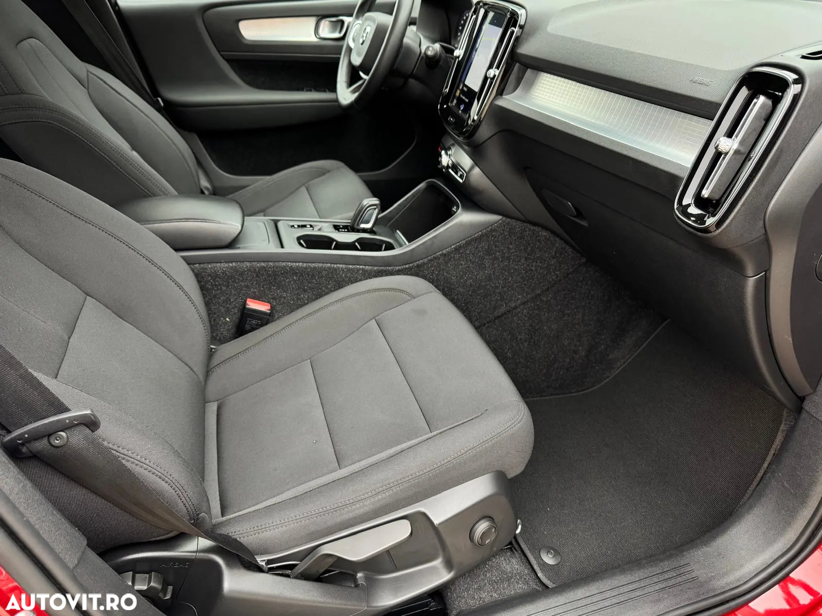 Volvo XC 40 T2 AT8 Momentum - 14
