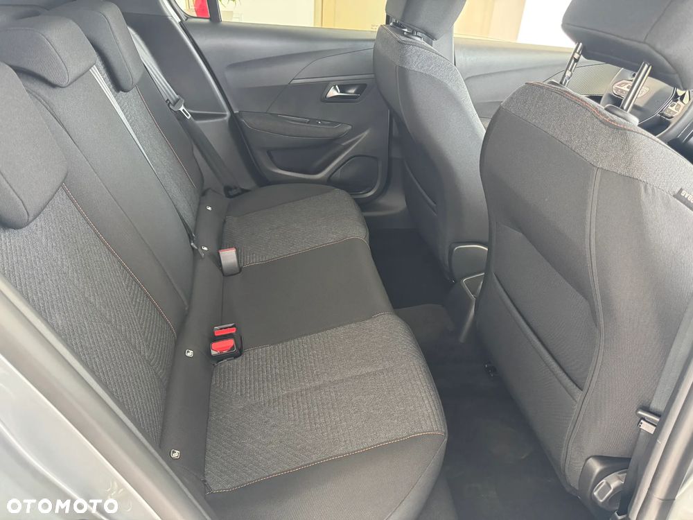 Peugeot 208 - 15