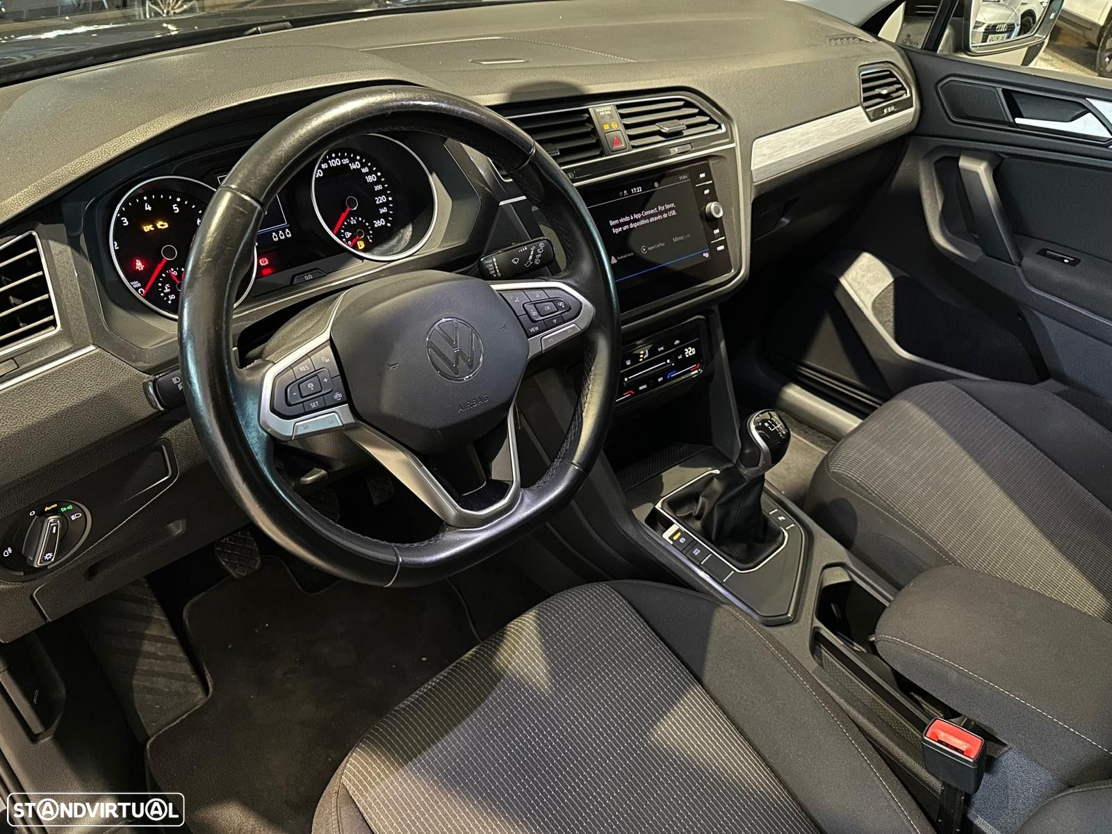 VW Tiguan - 16