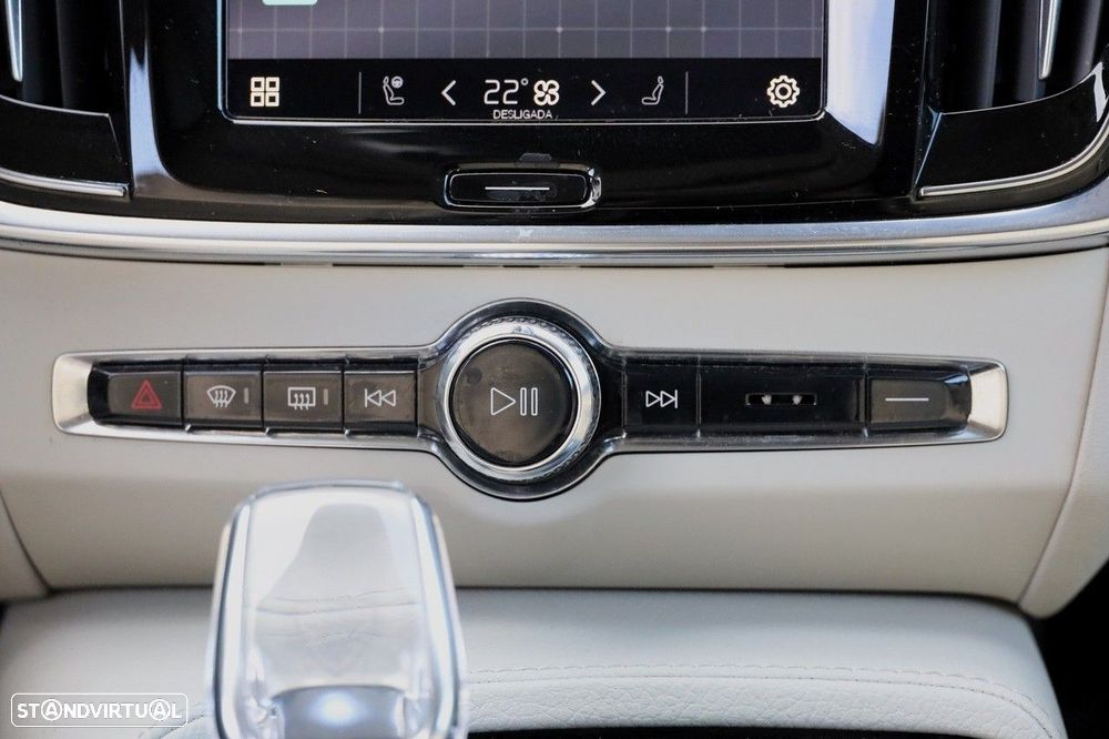 Volvo V90 2.0 T6 PHEV Inscription AWD - 22