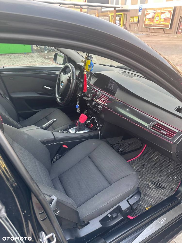 BMW Seria 5 525d - 5