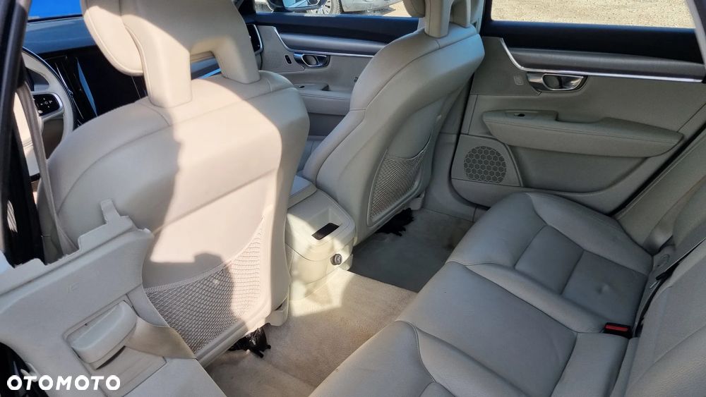 Volvo V90 D4 Geartronic Momentum Pro - 26