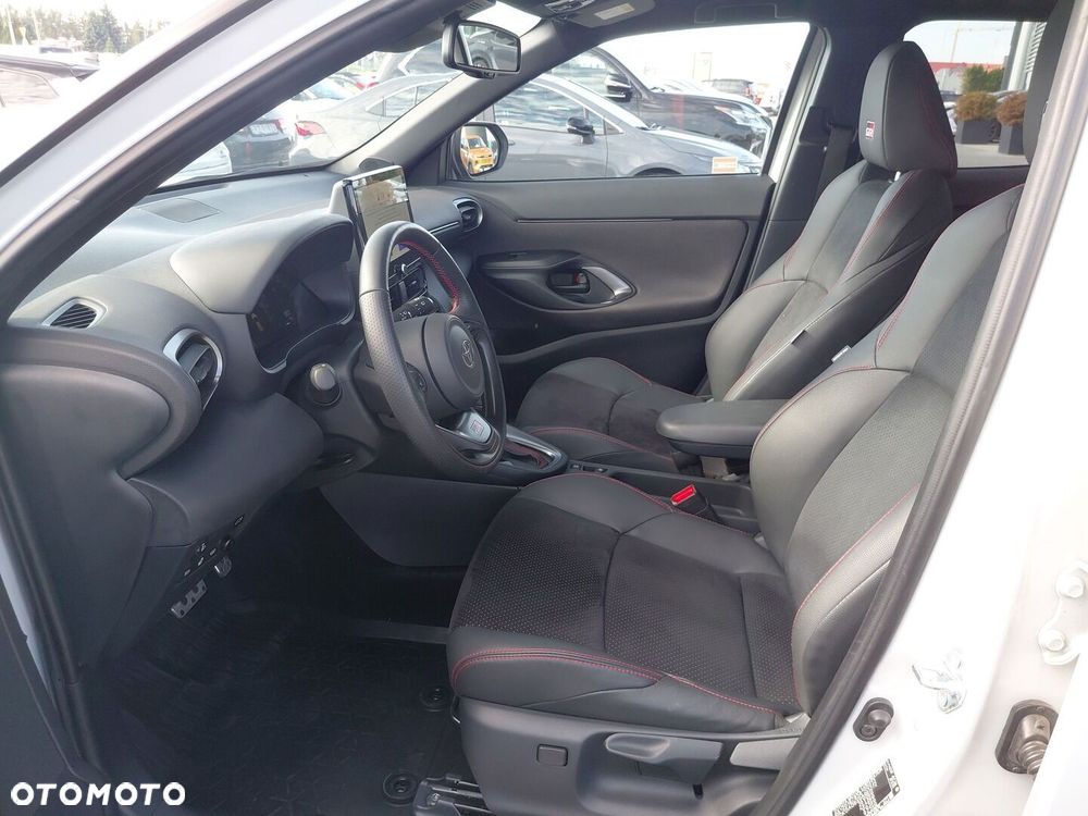 Toyota Yaris Cross Hybrid 1.5 GR Sport - 15