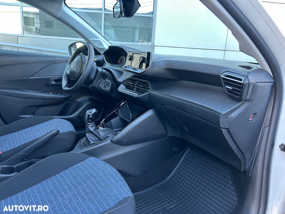 Peugeot 208 - 11