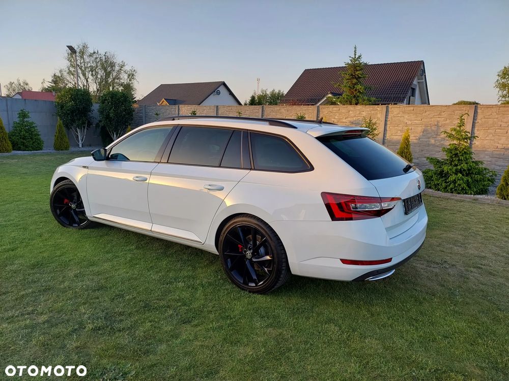 Skoda Superb 2.0 TDI Sportline DSG - 8