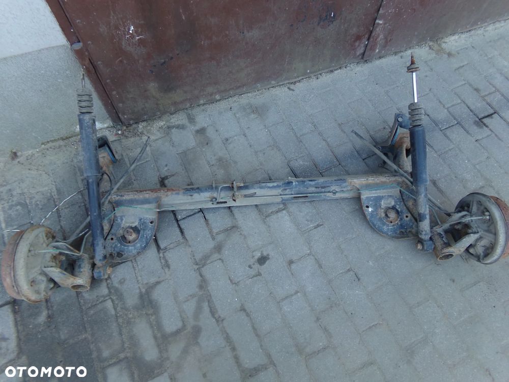 Belka tylna zawieszenia Dacia Sandero I - 1