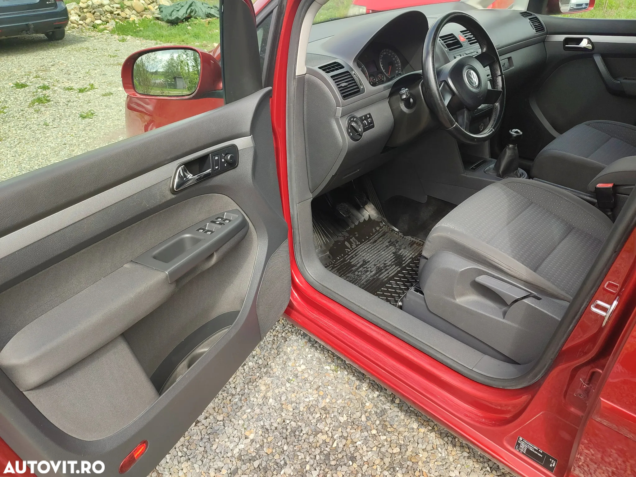 Volkswagen Touran 1.6 Conceptline - 5