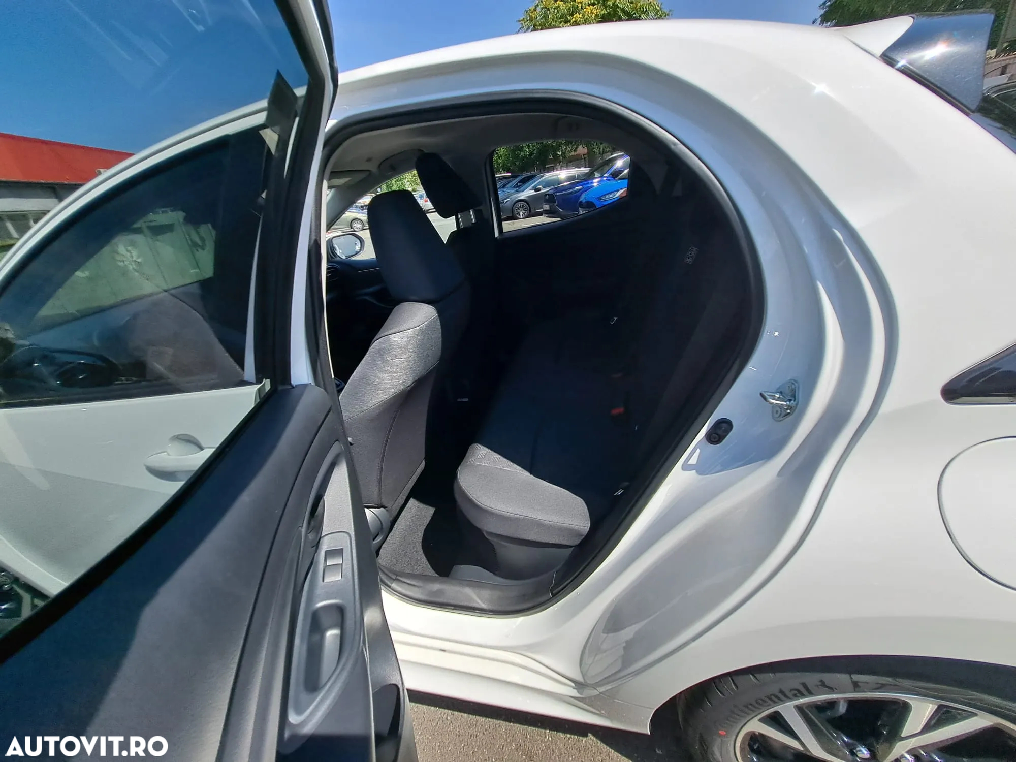 Toyota Yaris 1.5 HEV 116 CP Business - 11