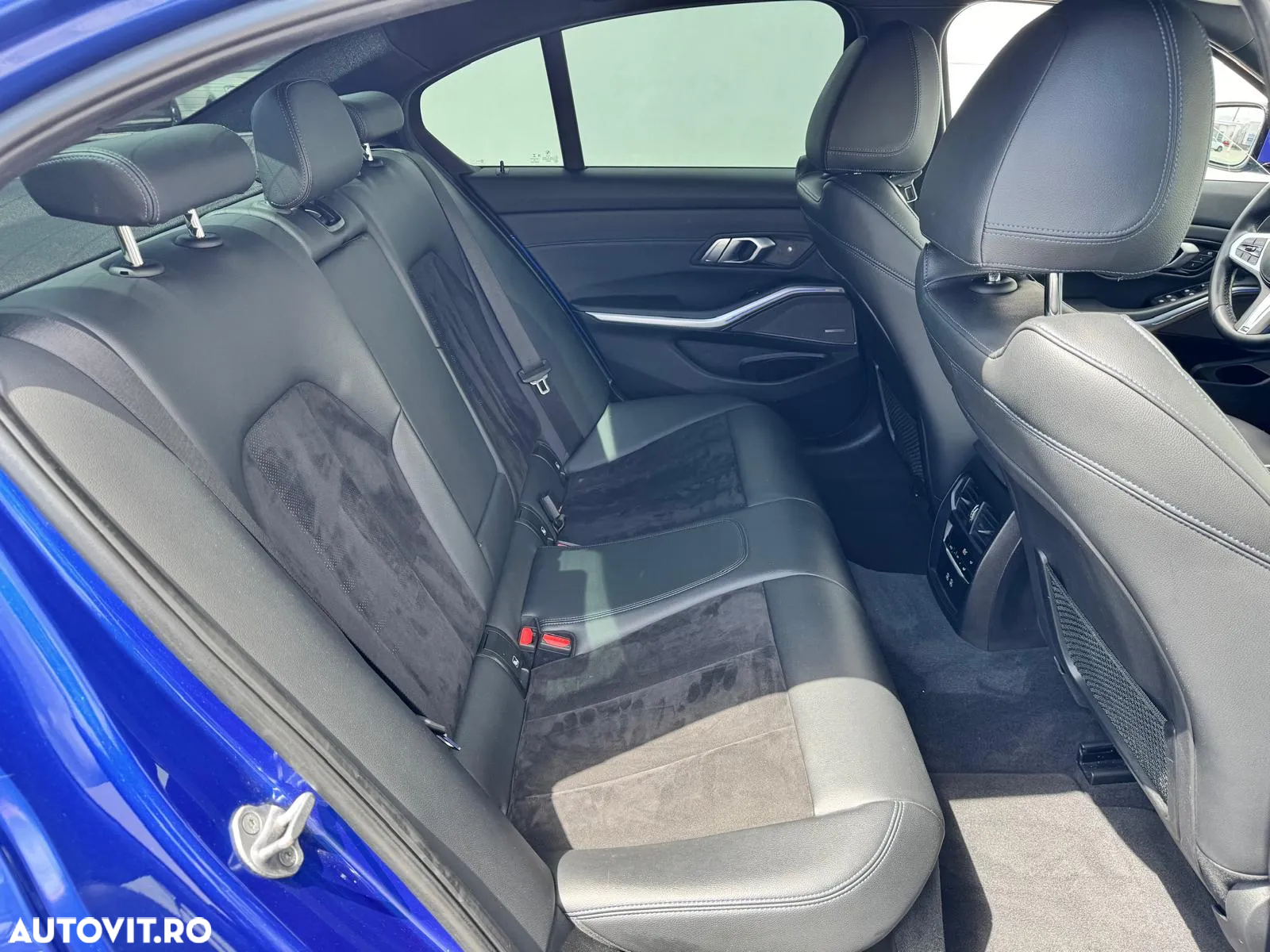 BMW Seria 3 330i xDrive AT - 26