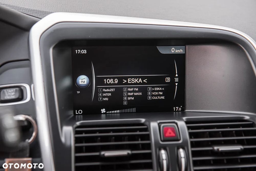 Volvo XC 60 D4 Geartronic Summum - 16