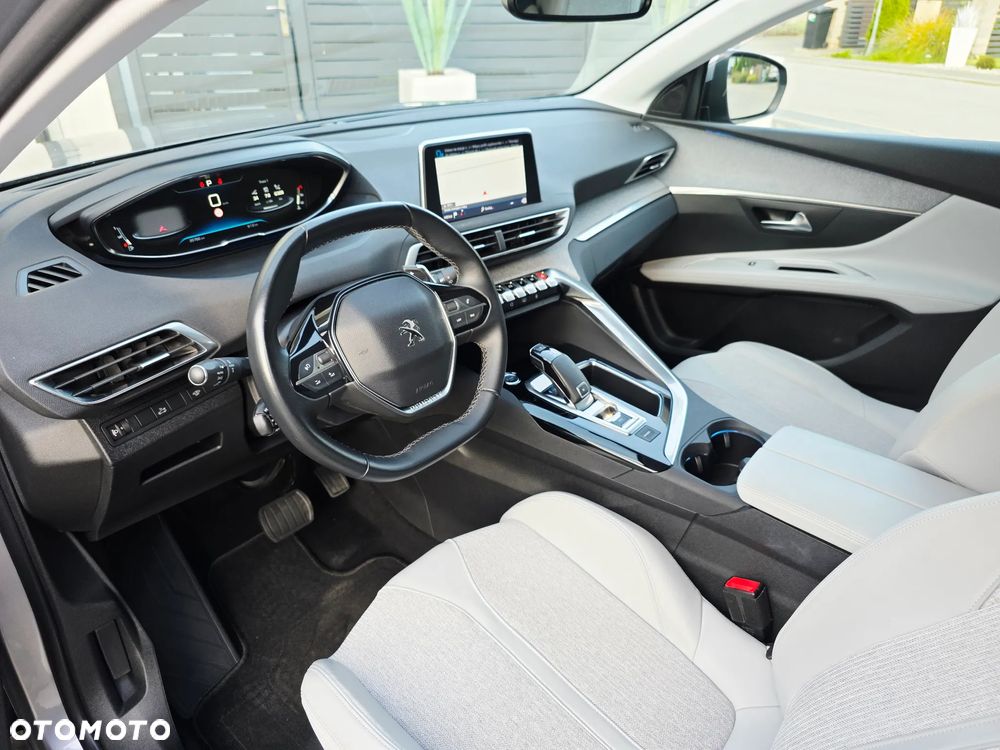 Peugeot 5008 PureTech 130 EAT8 Stop & Start Allure Pack - 37