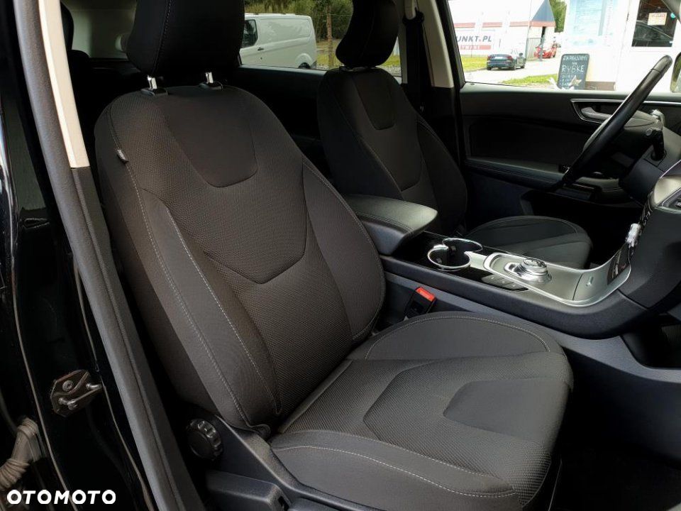 Ford S-Max - 12