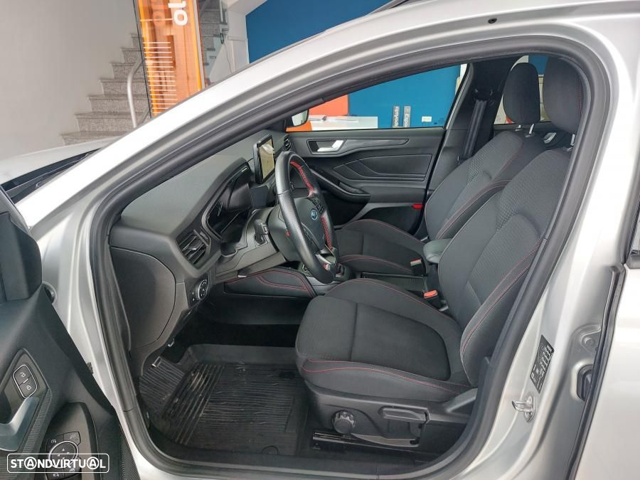 Ford Focus SW 1.0 EcoBoost ST-Line - 13