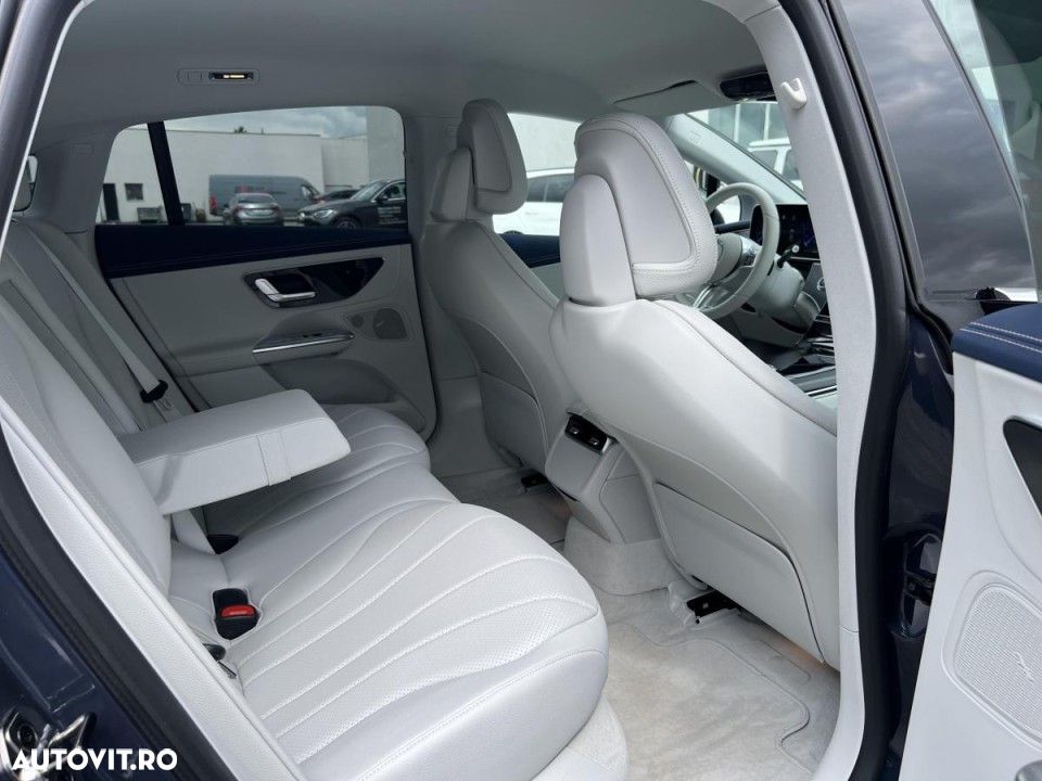 Mercedes-Benz EQE 300 - 16