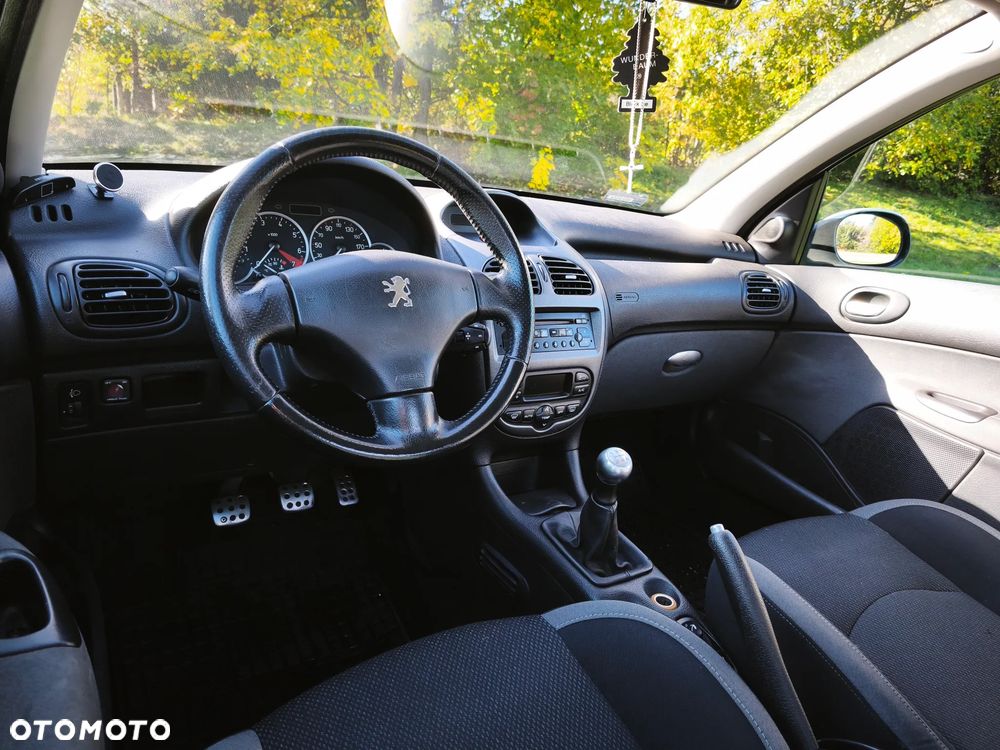 Peugeot 206 - 8