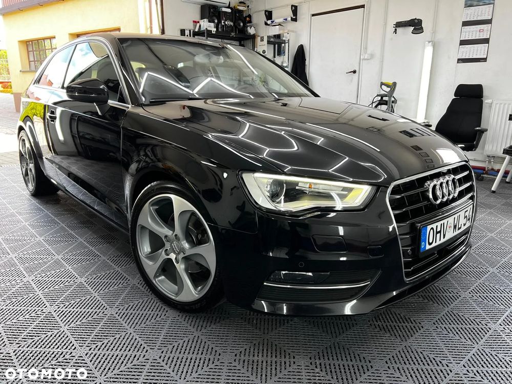 Audi A3 Sportback 2.0 TDI DPF S tronic S line Sportpaket (plus) - 2